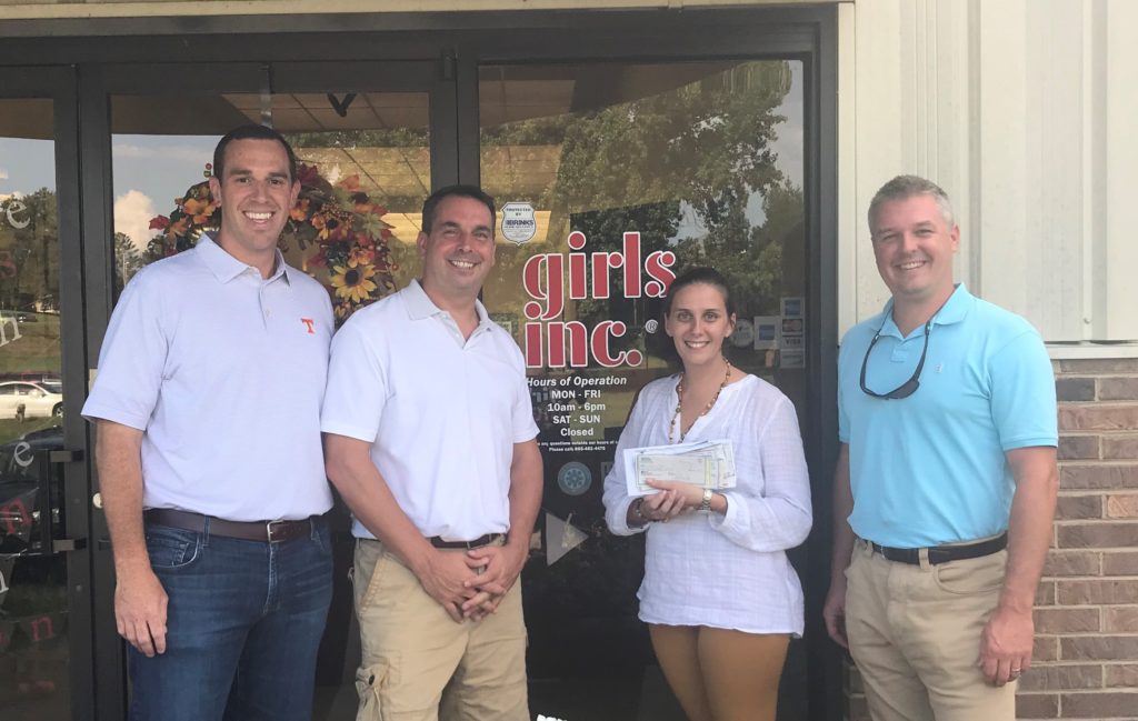 100 Men Knox Girls Inc dropoff 100518 Girls inc dropoff check